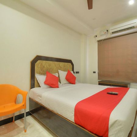 Oyo 15948 Hotel Srees Tiruchirappalli Екстер'єр фото