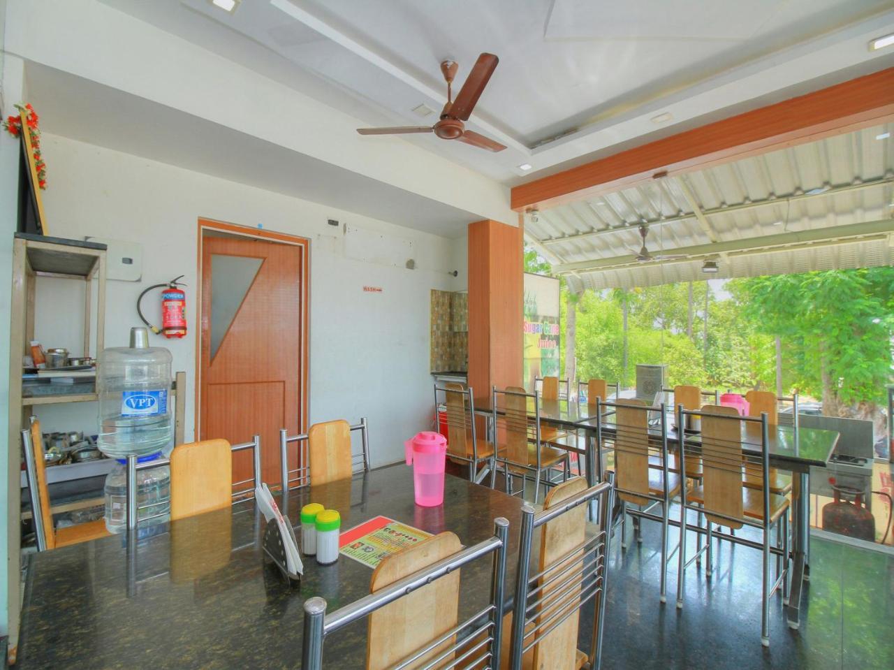 Oyo 15948 Hotel Srees Tiruchirappalli Екстер'єр фото