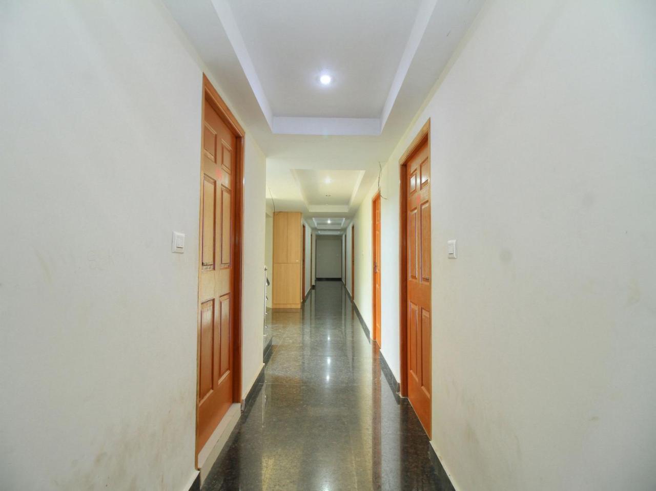Oyo 15948 Hotel Srees Tiruchirappalli Екстер'єр фото